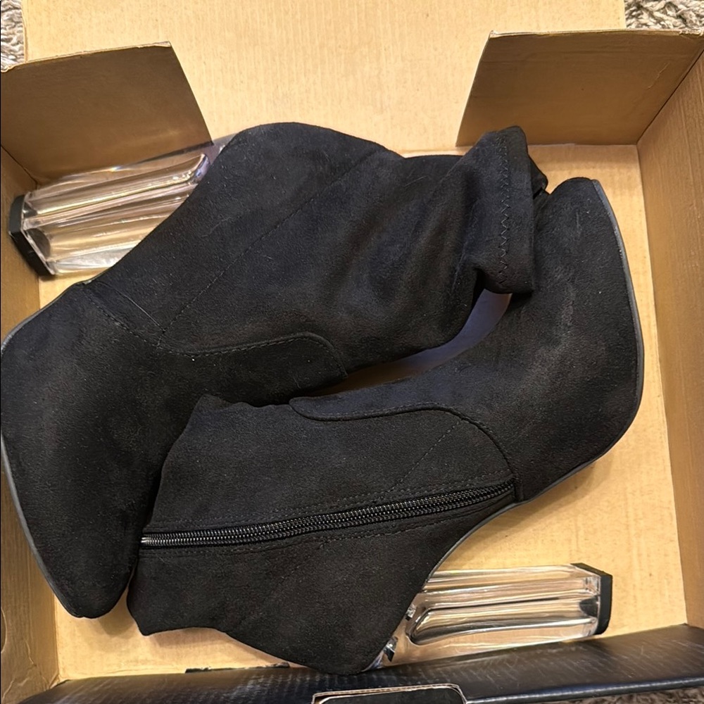 Fashion Nova Black Heeled Boots with Chunky Heel